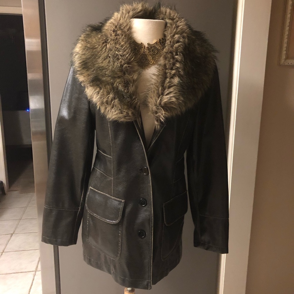 🎉🎉SALE ENDS 3/9 🎉🎉MODA INTERNATIONAL leather